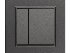 1589884