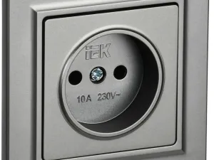 1765999